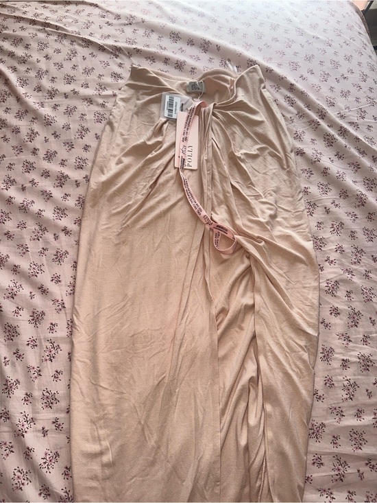 Oh Polly Dresses & Skirts - Oh Polly Blush Pink Midi Skirt